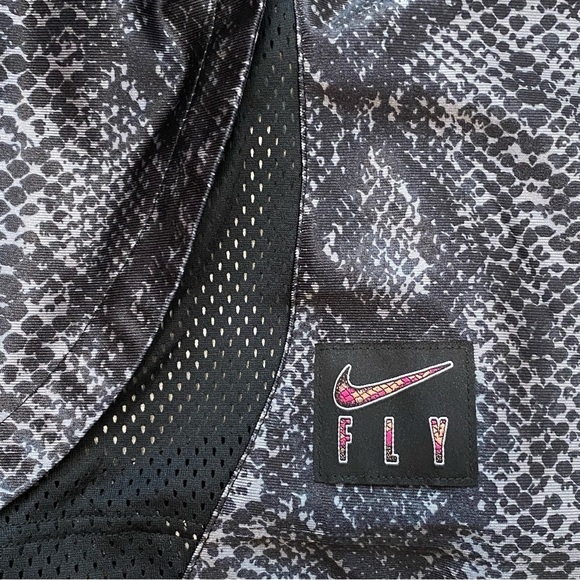 Nike Women’s Dri-Fit Rebel Fly Snake Print Basketball Shorts Black Silver NWT - Picture 9 of 15